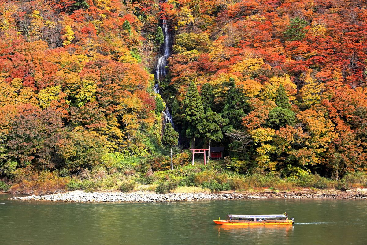 Mogami Gorge — The River Basho Descended by Boat